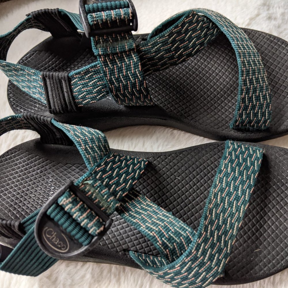 Womens CHACOS  SANDLE Size 9